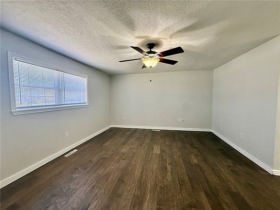 5th image of 339 N Davis St