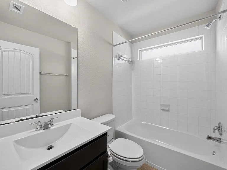 1919 Mexia Dr — Photo 15