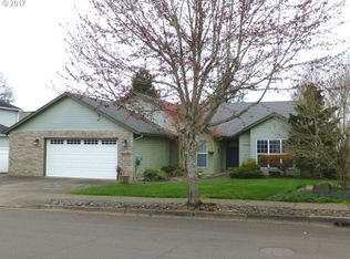 19305 Mahogany Dr, Oregon City, OR 97045