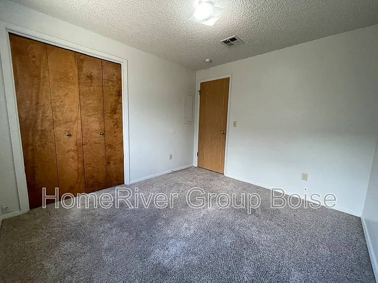 870 E Bergeson St — Photo 9