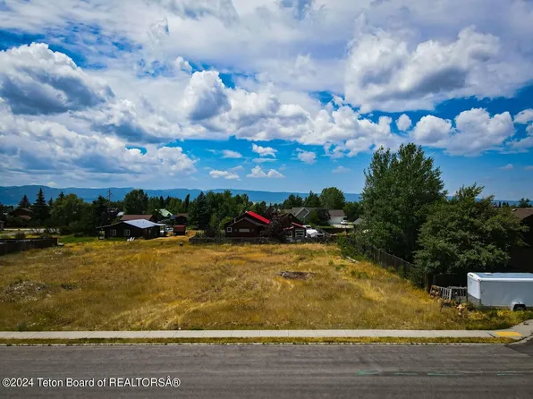 820 Dusty Trl, Driggs, ID 83422