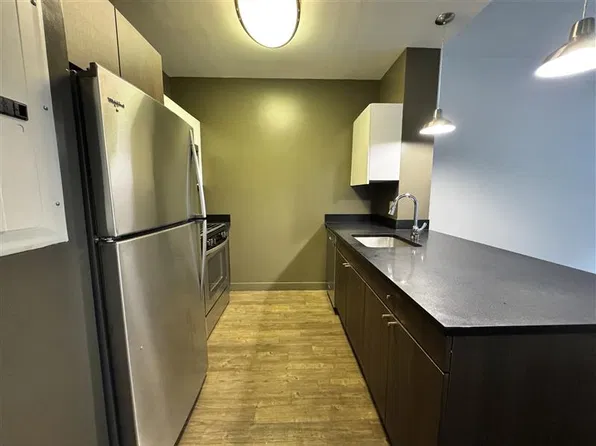 525 West 28th Street image 1 of 8