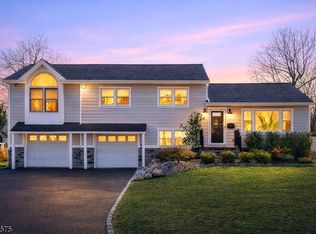 58 Edgewood Dr, Florham Park, NJ 07932