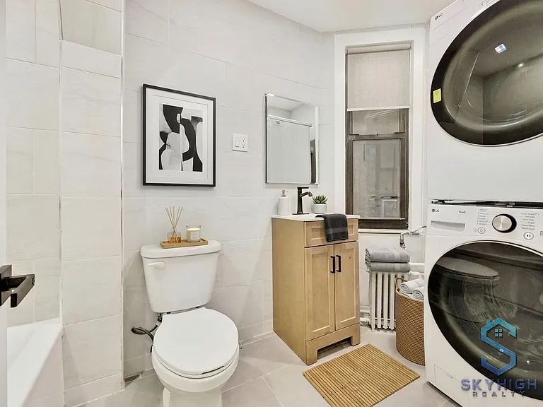 771 4th Ave #1B — Photo 3