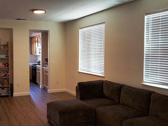 3rd image of 147 Trent Pl
