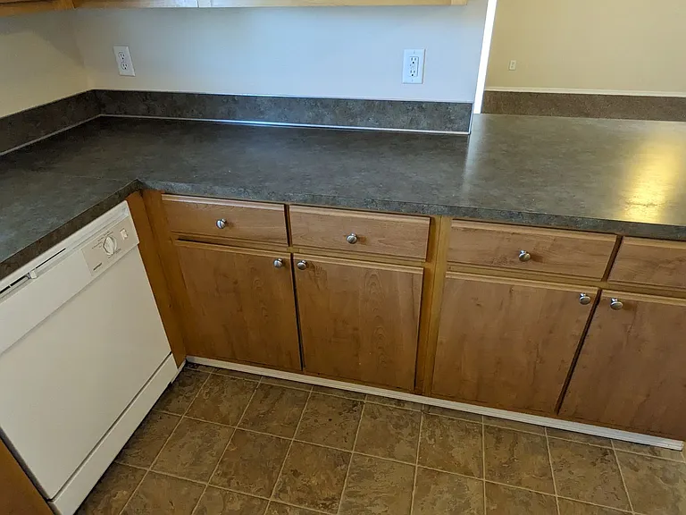 Wellesley Park Apartments — Photo 21