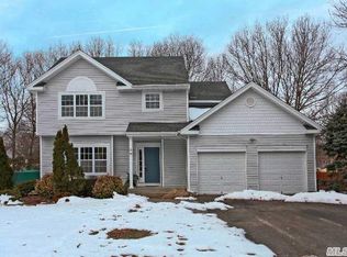 30 Kensington Way, Port Jefferson Station, NY 11776