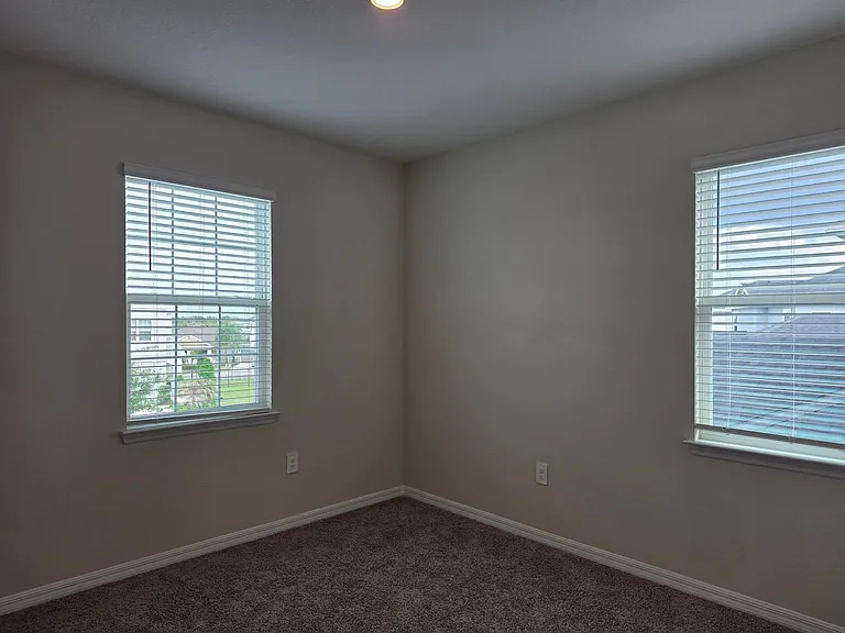 2865 High Pointe St — Photo 39