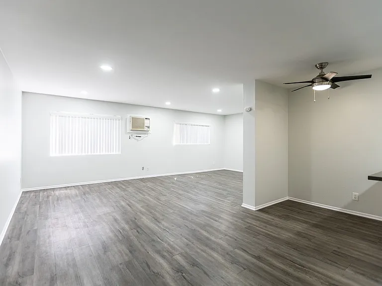 2039 North Las Palmas Ave — Photo 10