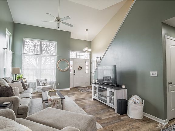 5th image of 1445 Runnymeade Way