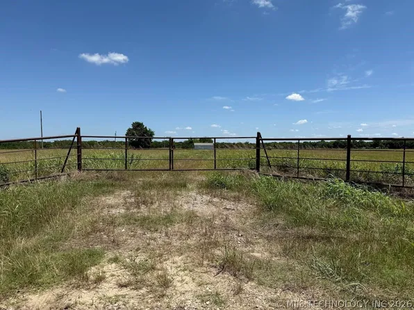 N Maple St, Porum, OK 74455