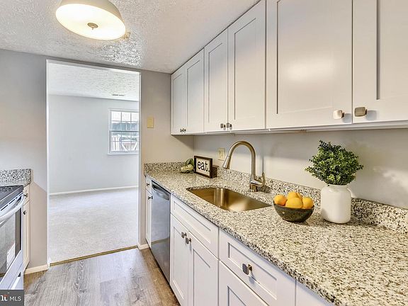 5th image of 2869 Great Oak Ct