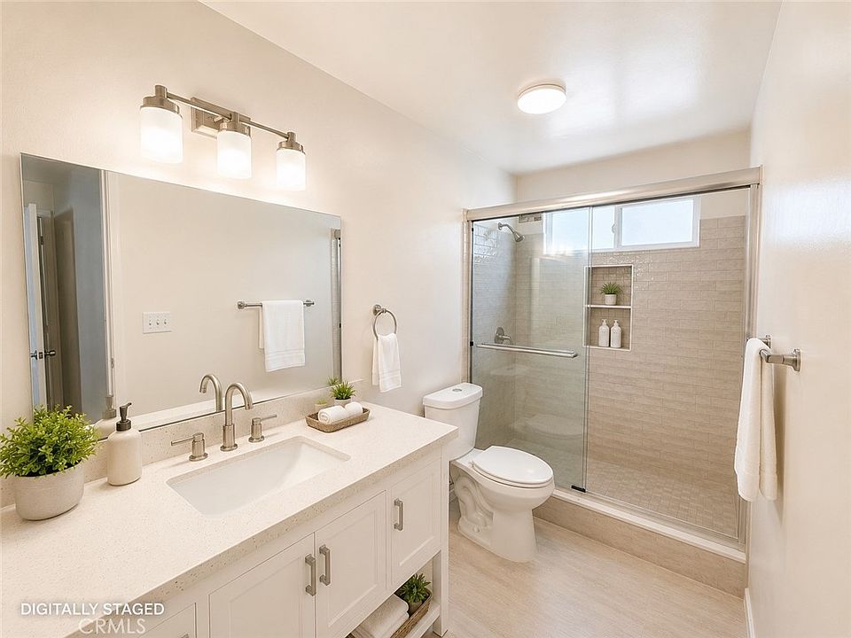 1st image of 1000 W Macarthur Blvd