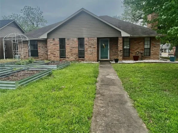 6044 Royal Ln, Paris, TX 75462
