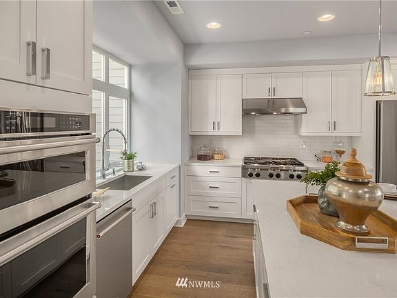 4th image of 4039 129th Pl SE #1