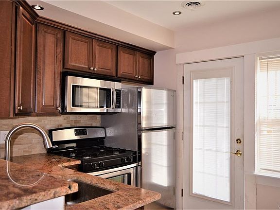 5th image of 38 Dakota St APT 10