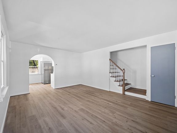 3rd image of 37 Hoffman St