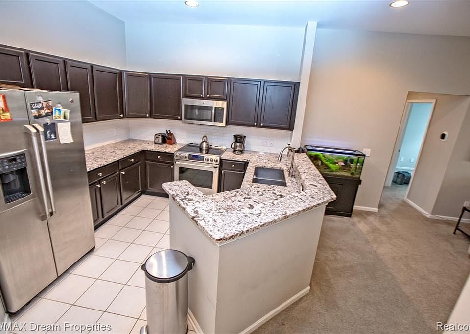 1st image of 2676 S Knightsbridge Cir