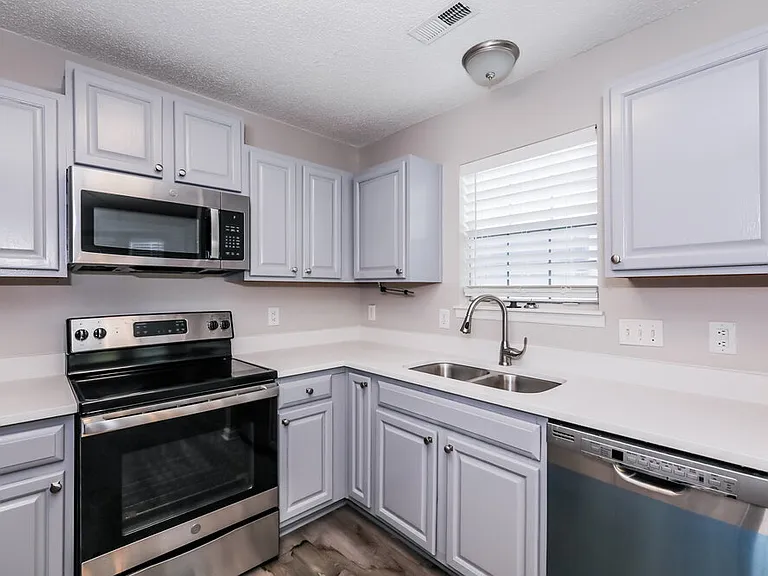 9922 Patrick Springs Ct — Photo 8
