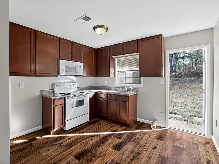 3681 Lynn Dr — Photo 21