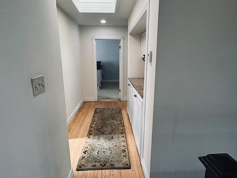 718 Alameda De Las Pulgas — Photo 6