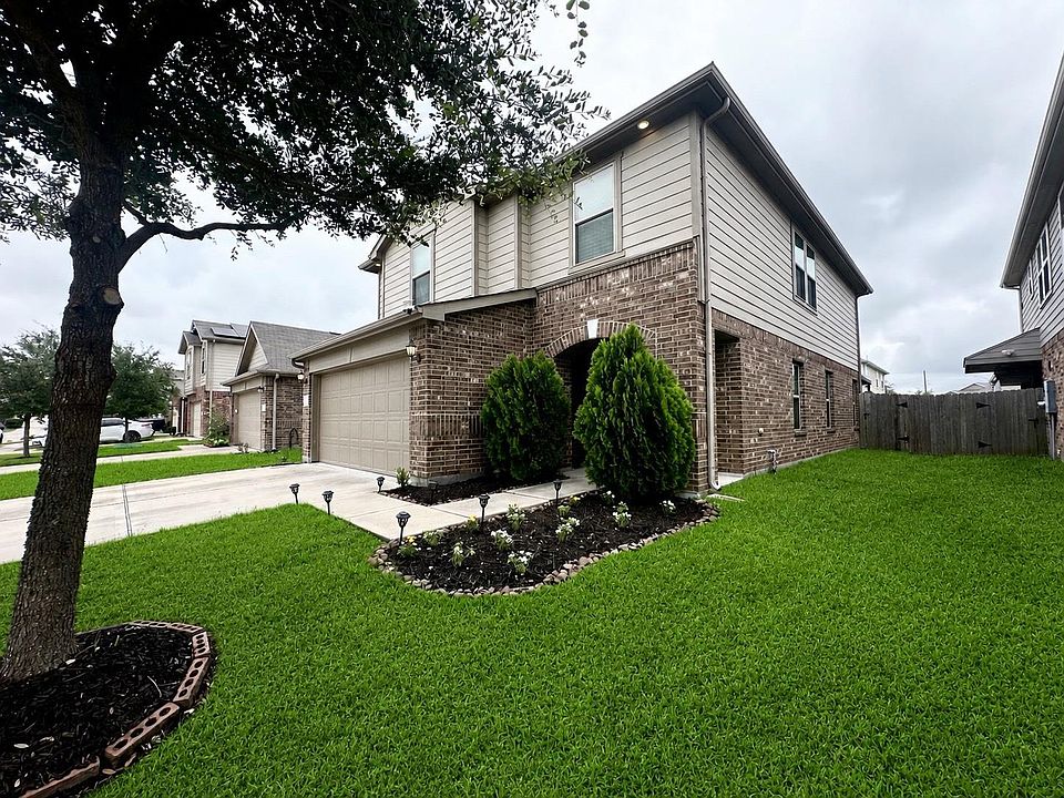 1st image of 25323 Queens Causeway Ln