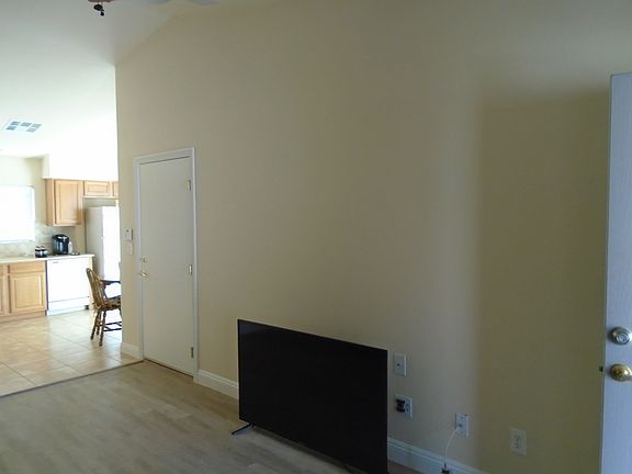 3rd image of 1573 Nikita Ave