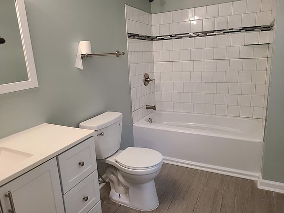 5th image of 4811 West Ave