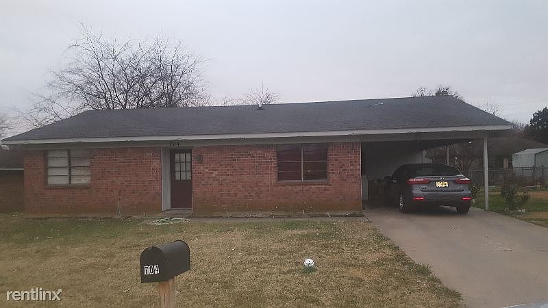 2nd image of 704 Lilly Cir