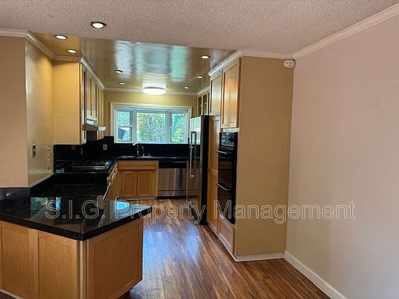 3rd image of 2279 Saranne St
