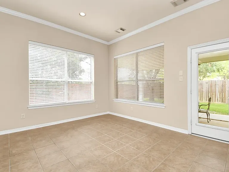 2504 Harbor Chase Dr — Photo 16