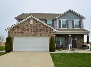 6446 W Waters Edge Ct, Greenfield, IN 46140