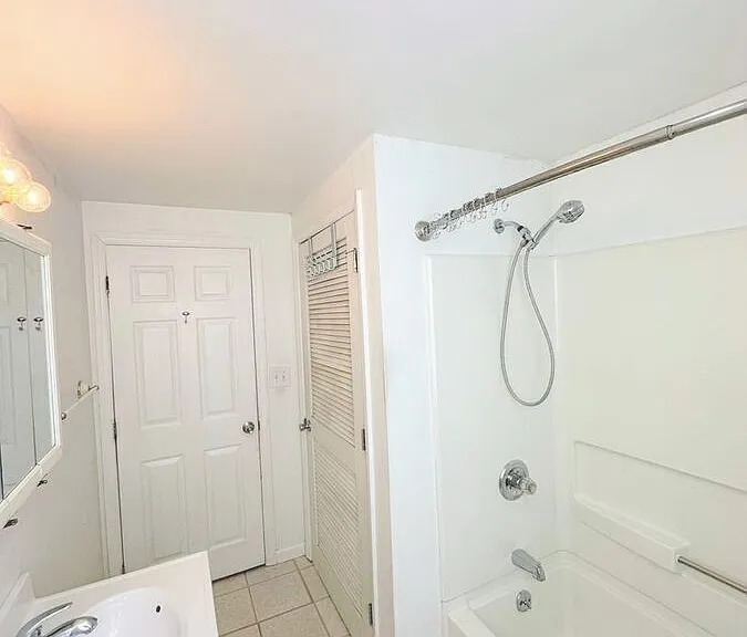 456 Delmar St #2 — Photo 15