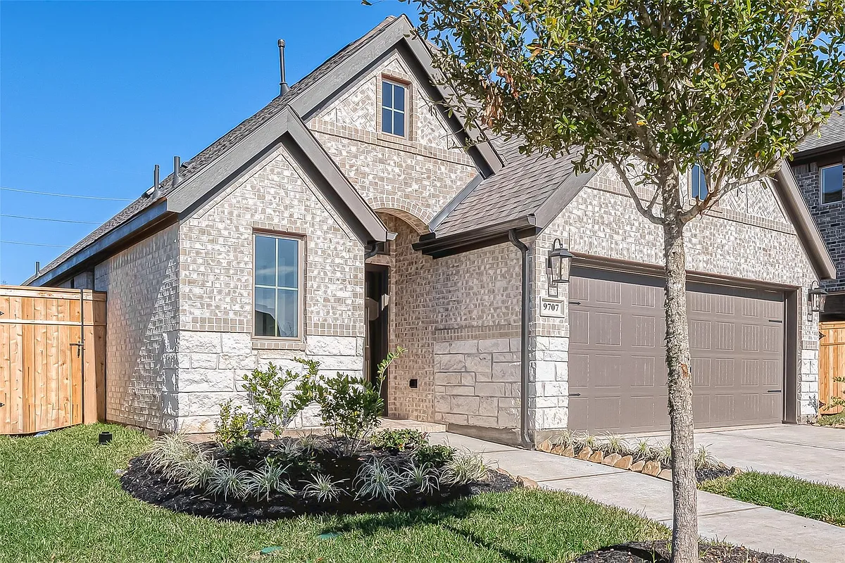 Building Photo - 9707 Satsuma Path
