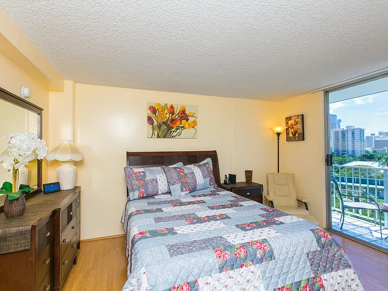 1920 Ala Moana Blvd #705 — Photo 6