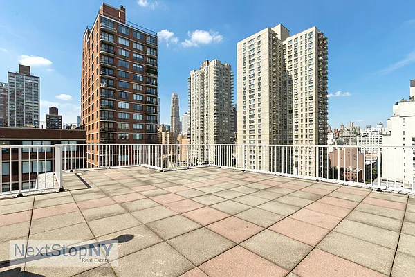 Rented by NextStopNY | media 14