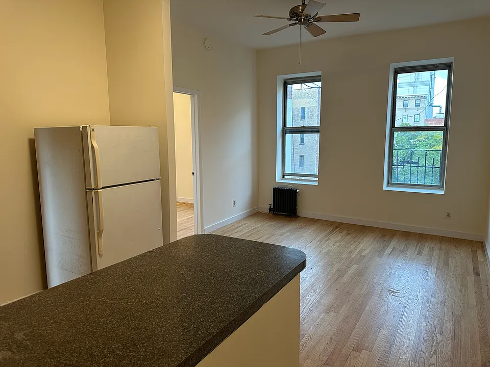 108 E 4th St #22
