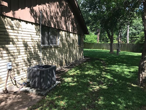 4th image of 2120 N Yorktown Ct