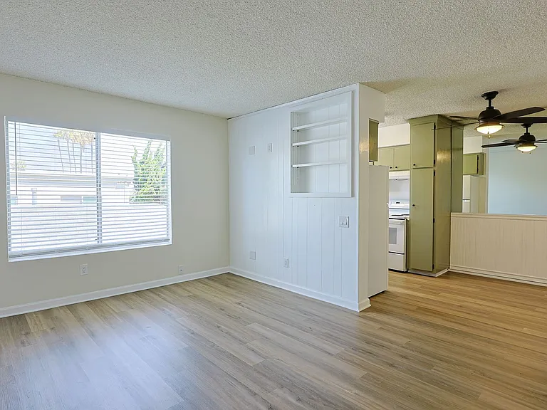 4945 Narragansett Ave — Photo 1