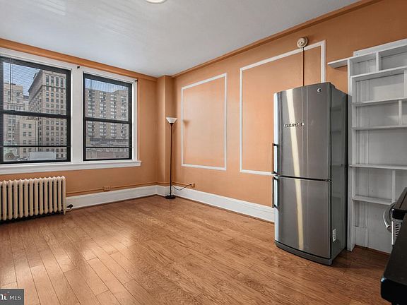 5th image of 1324 Locust St APT 407
