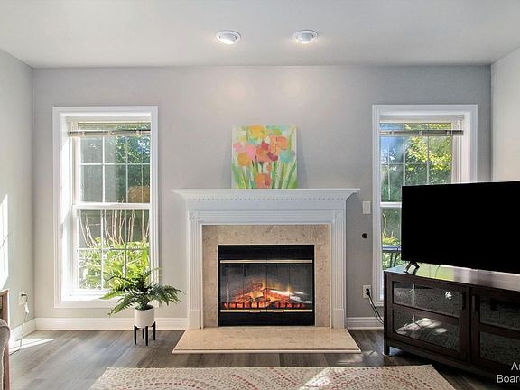 4th image of 5609 Hampshire Ln