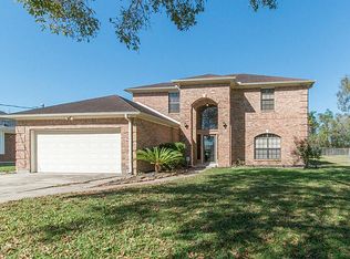 309 River Oaks Dr, Mont Belvieu, TX 77523