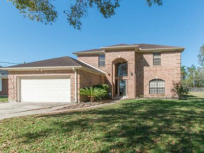 309 River Oaks Dr, Mont Belvieu, TX, 77523