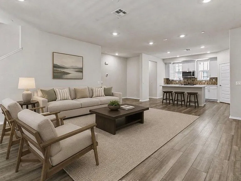 40815 Melrose Dr — Photo 2