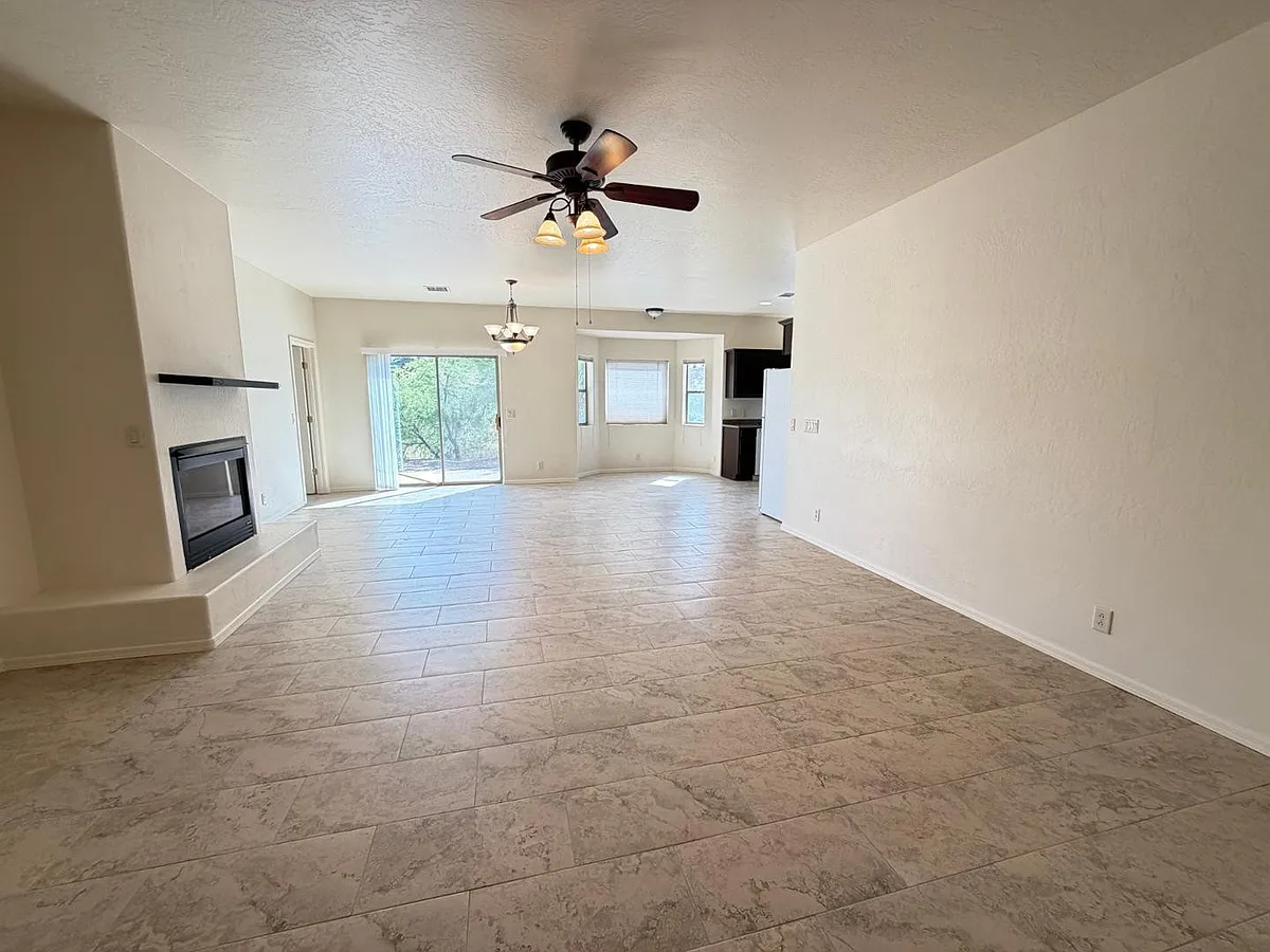 Building Photo - 4613 E Bay Cir
