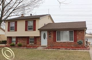 1st image of 41830 Ravenwood St