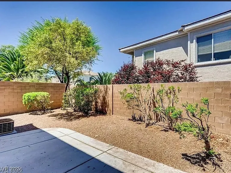 227 Charming Ct — Photo 14