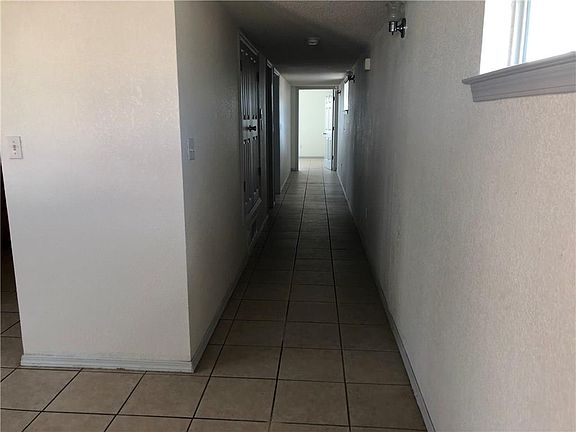4th image of 2713 Idalia Ave #B
