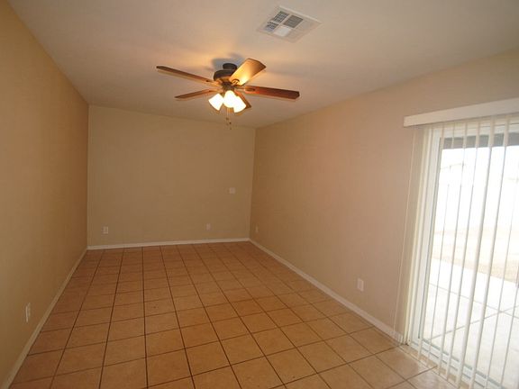 4th image of 684 E Monterey St