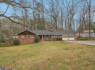 2121 Skytop Dr, Stone Mountain, GA 30087